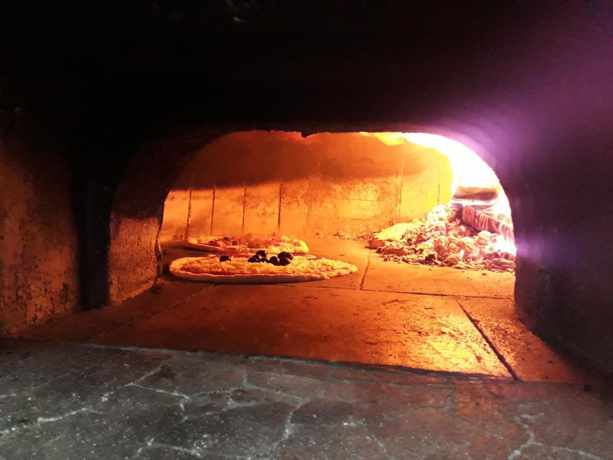 Pizzeria A Penzion Banderas Bayerisch Eisenstein Exterior foto
