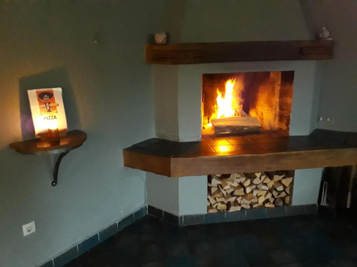 Pizzeria A Penzion Banderas Bayerisch Eisenstein Exterior foto